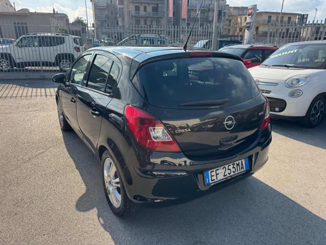 OPEL Corsa usata, con Autoradio