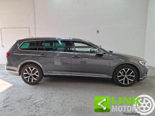 VOLKSWAGEN Passat Variant usata, con ESP