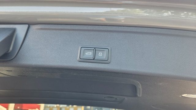 AUDI A4 usata, con Volante in pelle