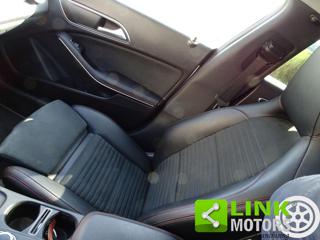 MERCEDES-BENZ CLA 200 usata, con Leve al volante