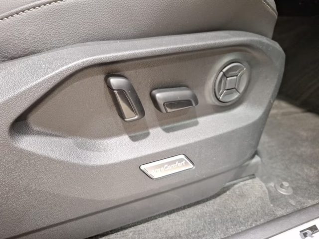 VOLKSWAGEN Touareg usata, con Controllo trazione