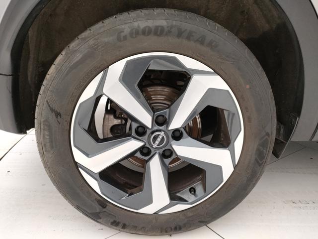 NISSAN Qashqai usata, con Fari LED