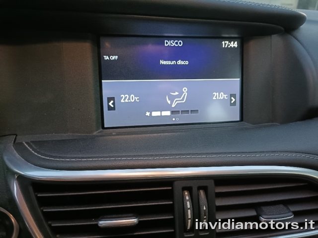 INFINITI Q30 usata, con Controllo trazione