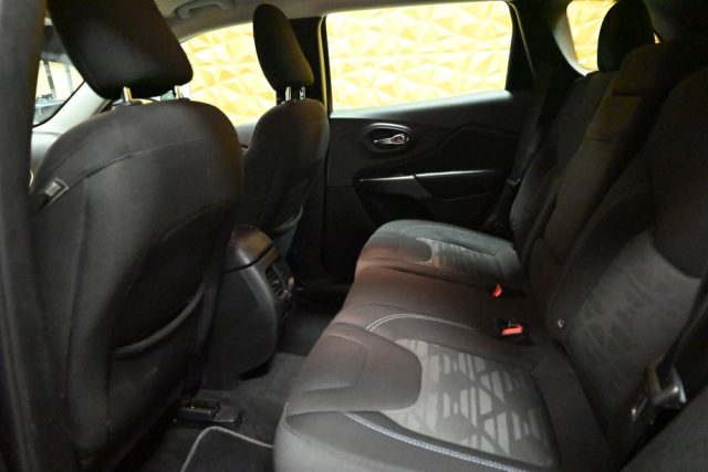 JEEP Cherokee usata 26