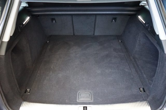 AUDI A4 usata, con Sedile posteriore sdoppiato