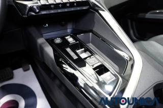 PEUGEOT 3008 usata, con Autoradio digitale