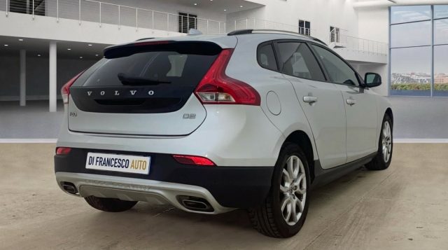 VOLVO V40 Cross Country usata, con Alzacristalli elettrici
