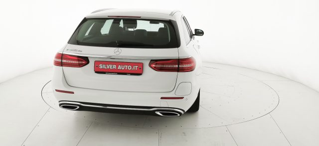 MERCEDES-BENZ E 300 usata, con Bracciolo