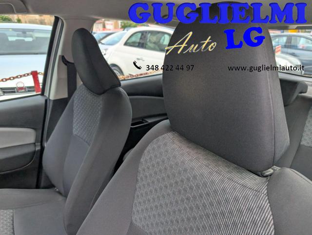 TOYOTA Yaris usata, con USB