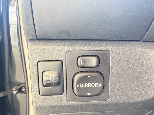 TOYOTA Yaris usata, con Airbag testa