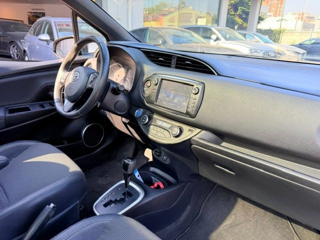 TOYOTA Yaris usata, con Lettore CD
