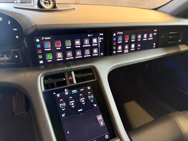 PORSCHE Taycan usata, con Fendinebbia