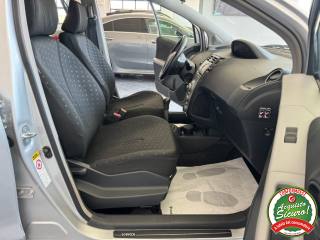 TOYOTA Yaris usata, con Fendinebbia