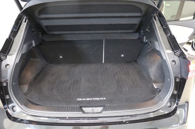 NISSAN Qashqai usata, con Fari LED