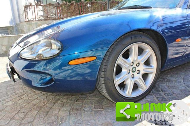 JAGUAR XK8 usata 11