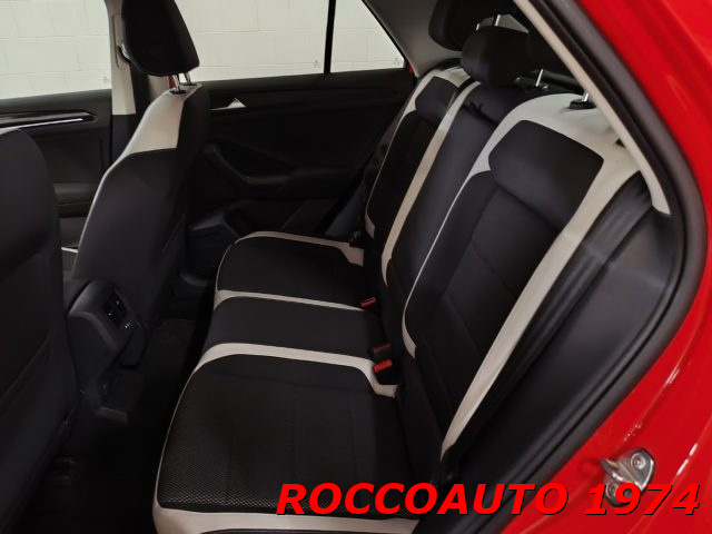 VOLKSWAGEN T-Roc usata, con USB