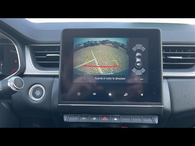 RENAULT Captur usata, con Volante in pelle