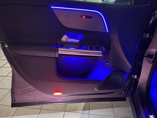 MERCEDES-BENZ GLA 200 usata, con Park Distance Control