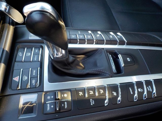 PORSCHE Macan usata, con Specchietti laterali elettrici