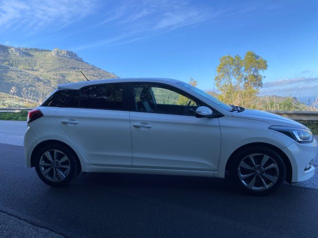 HYUNDAI i20 usata, con Climatizzatore