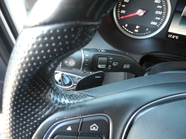 MERCEDES-BENZ GLC 250 usata, con Divisori per bagagliaio