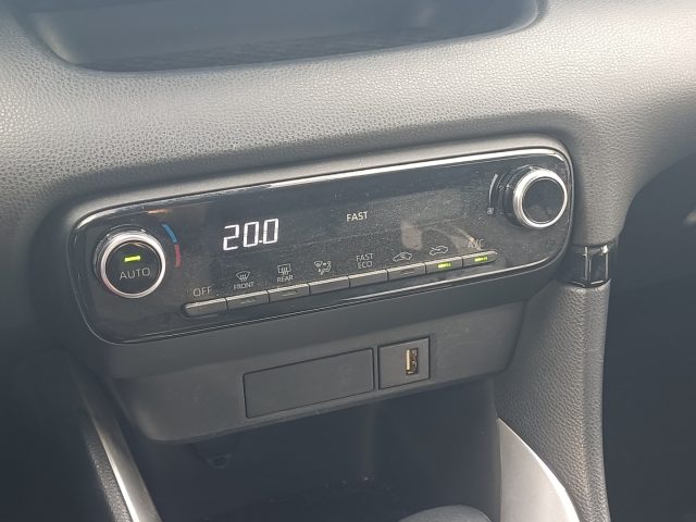 TOYOTA Yaris usata, con Bluetooth