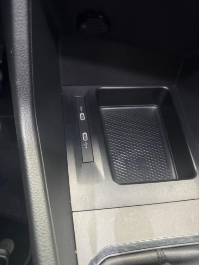 VOLKSWAGEN Caddy usata 18