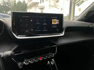 PEUGEOT 2008 usata, con Fari LED