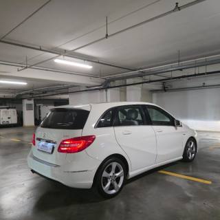 MERCEDES-BENZ B 200 usata, con Chiusura centralizzata