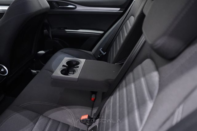 ALFA ROMEO Stelvio usata, con Autoradio digitale
