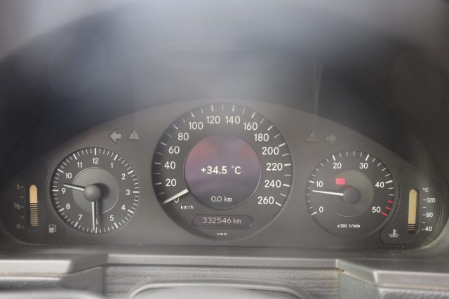 MERCEDES-BENZ E 220 usata, con Bracciolo