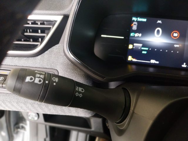 RENAULT Clio usata, con Volante in pelle