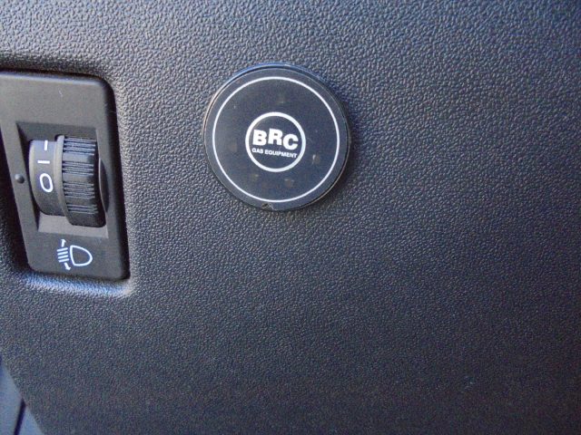 PEUGEOT 208 usata, con Specchietti laterali elettrici