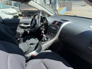 TOYOTA Auris usata 8
