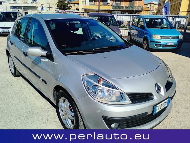 RENAULT Clio usata, con Airbag