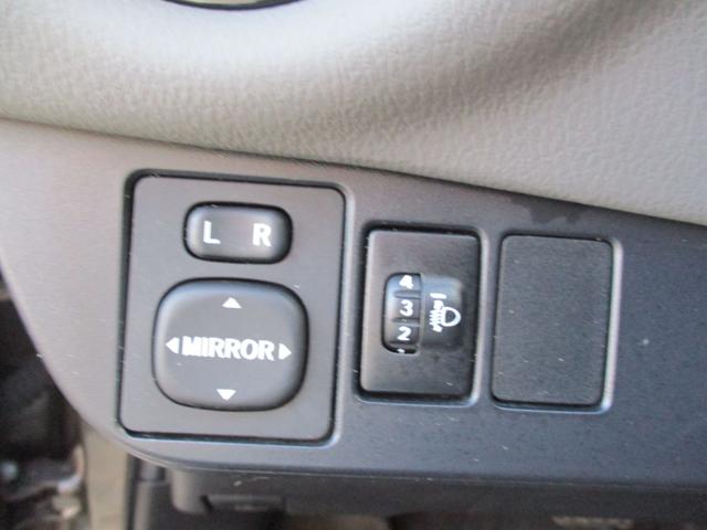 TOYOTA Yaris usata 19