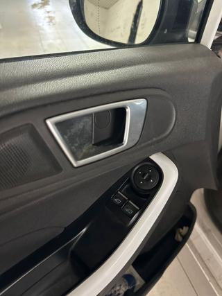 FORD Fiesta usata, con Alzacristalli elettrici