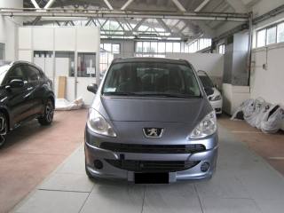 PEUGEOT 1007 usata, con Airbag