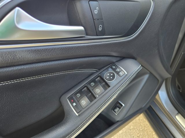 MERCEDES-BENZ GLA 200 usata, con Sistema di parcheggio automatico