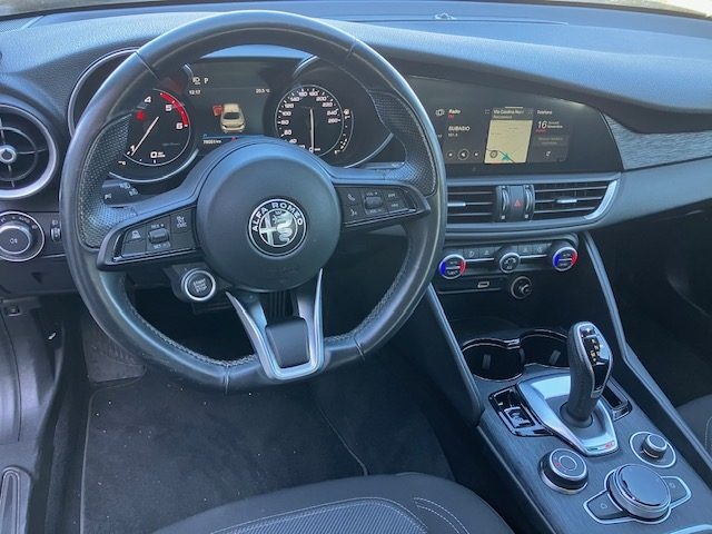 ALFA ROMEO Giulia usata, con Climatizzatore