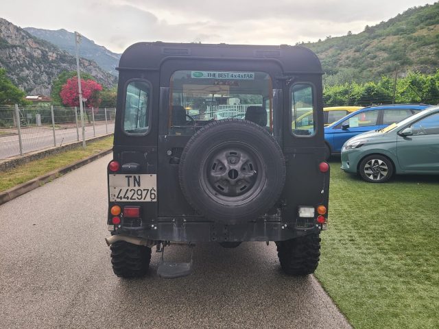 LAND ROVER Defender usata 3