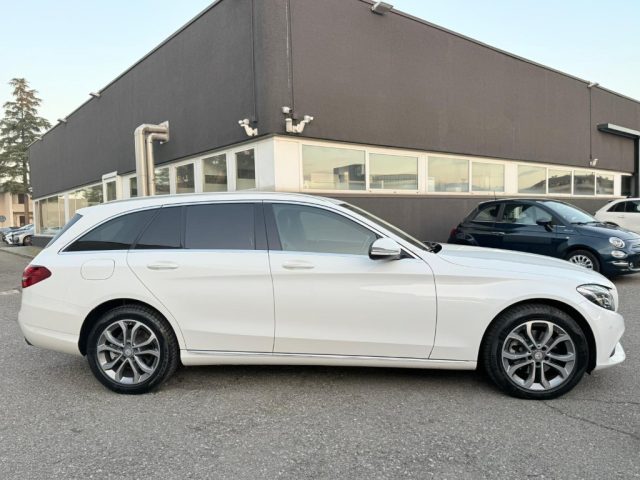 MERCEDES-BENZ C 220 usata, con Chiusura centralizzata