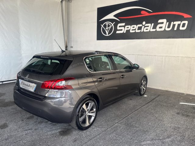 PEUGEOT 308 usata, con Autoradio
