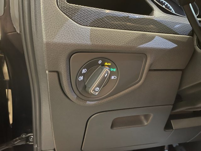 VOLKSWAGEN Touran usata, con Controllo automatico clima