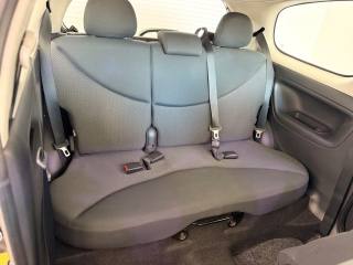 TOYOTA Yaris usata 11