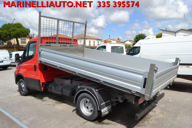IVECO Daily usata 10