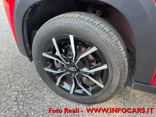 MAHINDRA KUV100 usata, con Bluetooth