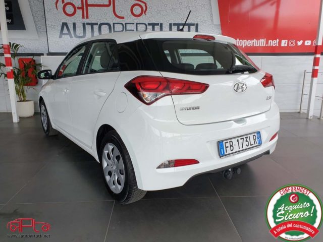 HYUNDAI i20 usata, con Airbag Passeggero