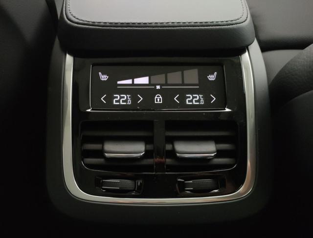 VOLVO XC90 usata, con Volante multifunzione