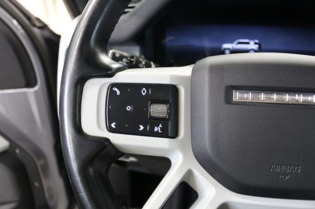 LAND ROVER Defender usata, con Park Distance Control